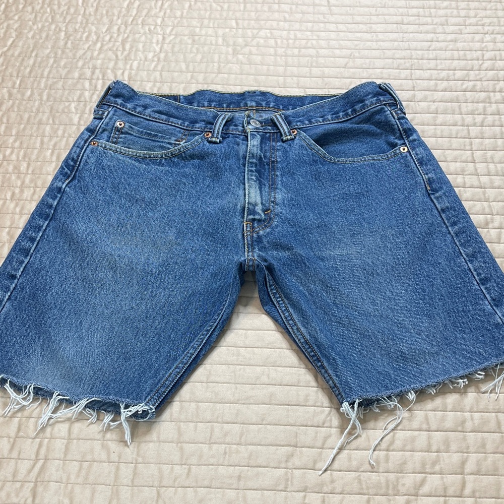 LEVIS 505 MENS SIZE 34 Classic Cutoff Denim Shorts - Blue
